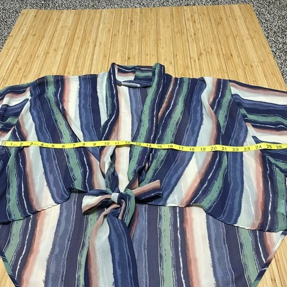 Women’s chiffon drape blouse. With tie front and balloon sleeves size S. - Picture 4 of 7